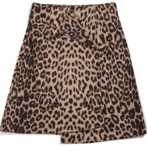 Leopard skirt with tight buttocks
